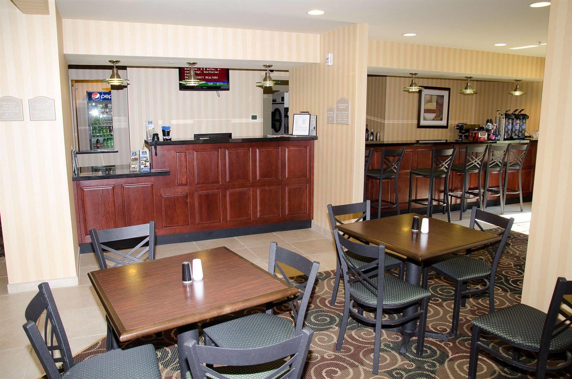 Cobblestone Inn & Suites - Bloomfield Ngoại thất bức ảnh